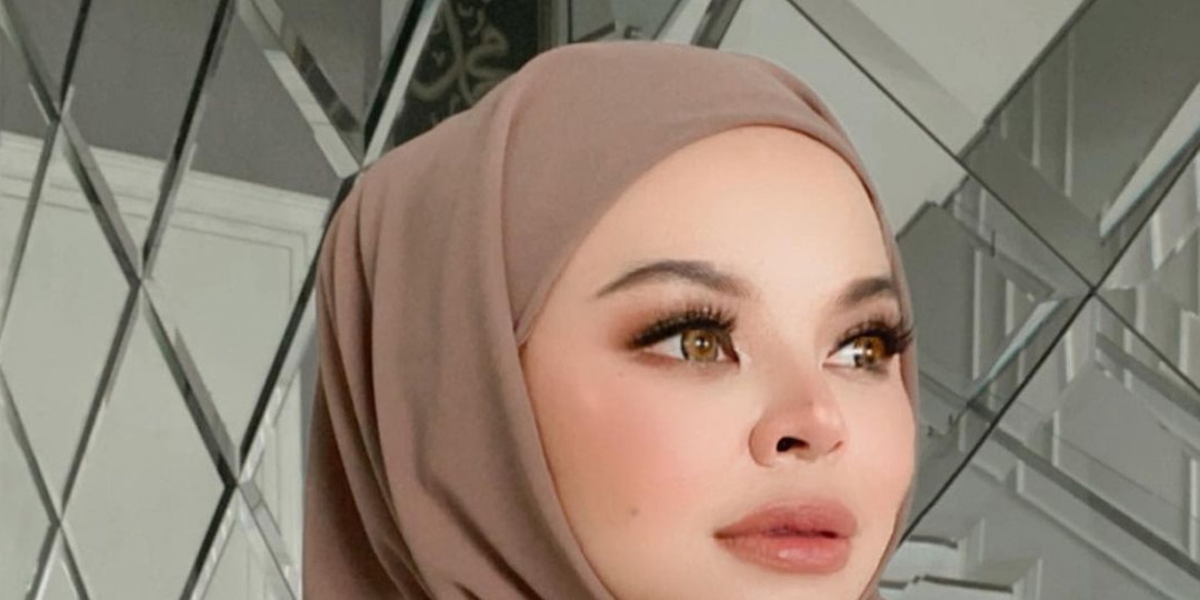 Singer Siti Sarah Raissuddin Dies Of Covid 19 Days After Giving Birth E Online