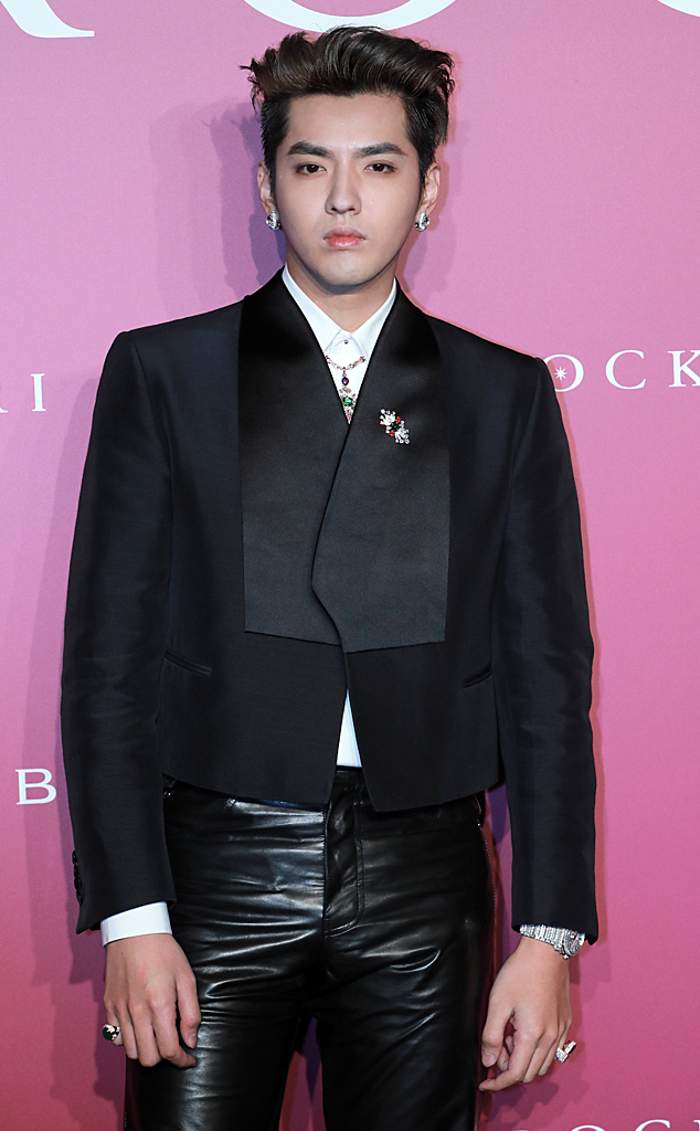China Entertainment News: Pop star Kris Wu releases fashion photos