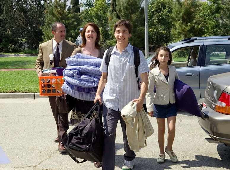 Justin Long, Hannah Marks, Mark Derwin, Ann Cusack, Accepted