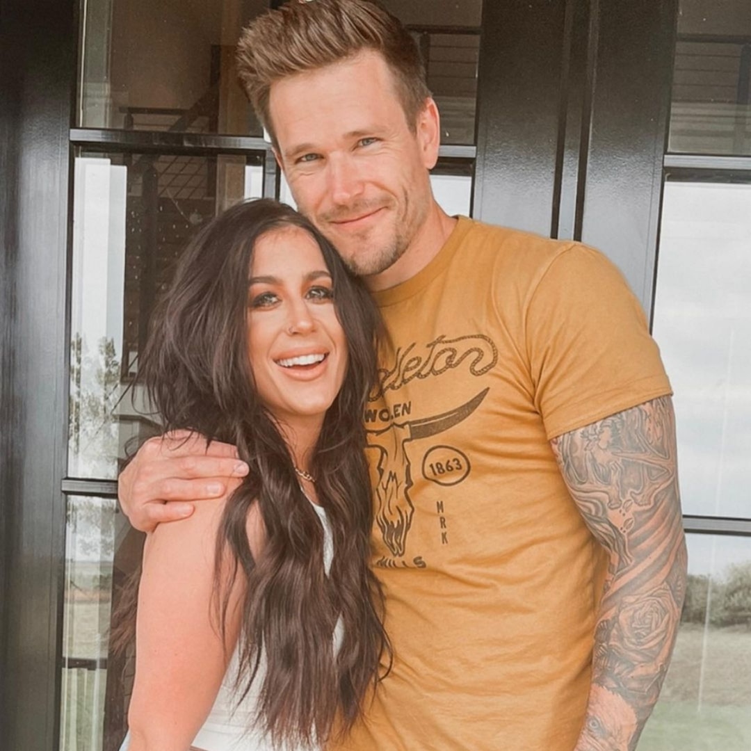 HGTV’s Chelsea Houska and Cole DeBoer Reveal the Secret to Their Strong AF Marriage – E! Online HGTV’s Chelsea Houska and Cole DeBoer Reveal the Secret to Their Strong AF Marriage – E! Online