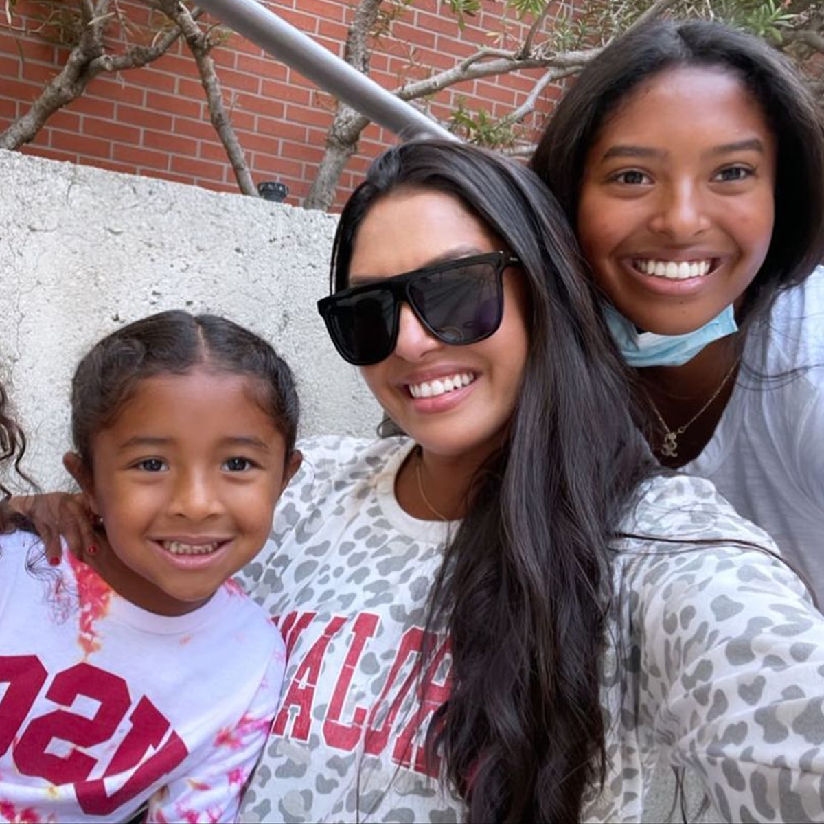 See Vanessa Bryant's Sweet Trip To NYC With Her Daughters