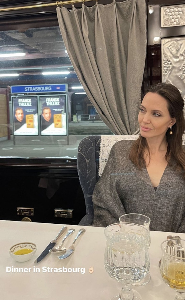 Angelina Jolie, Instagram