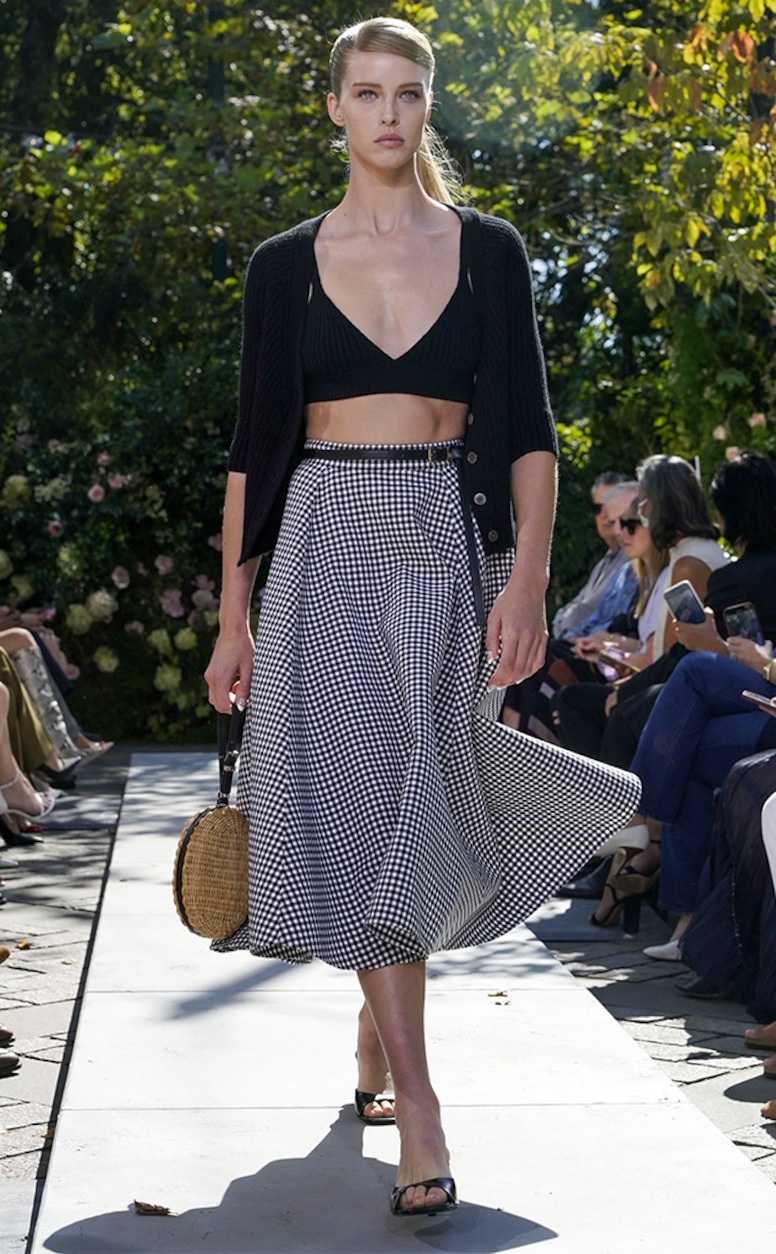 Photos From Michael Kors Spring Summer 2022 Runway Show At New York Fashion Week E Online Michael Kors Fashion Show Spring 2022