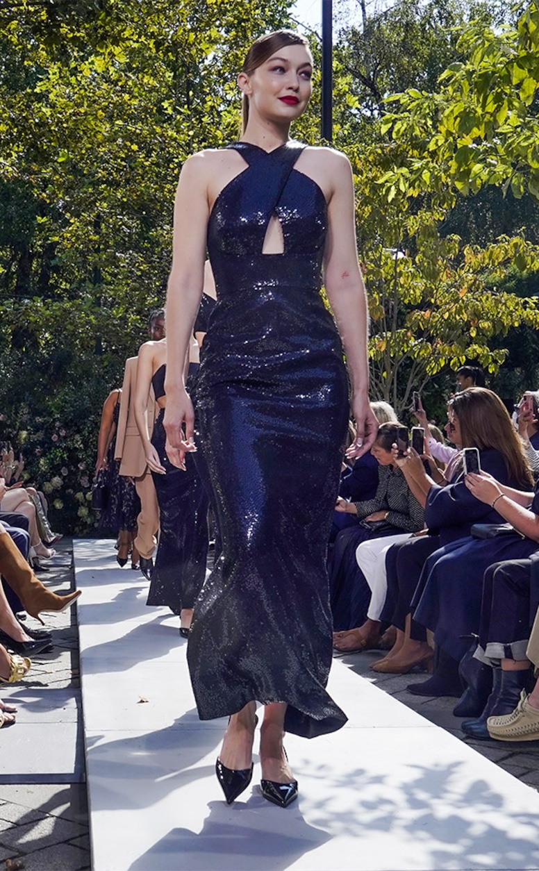 Photos From Michael Kors Spring Summer 2022 Runway Show At New York Fashion Week E Online Michael Kors Fashion 2022