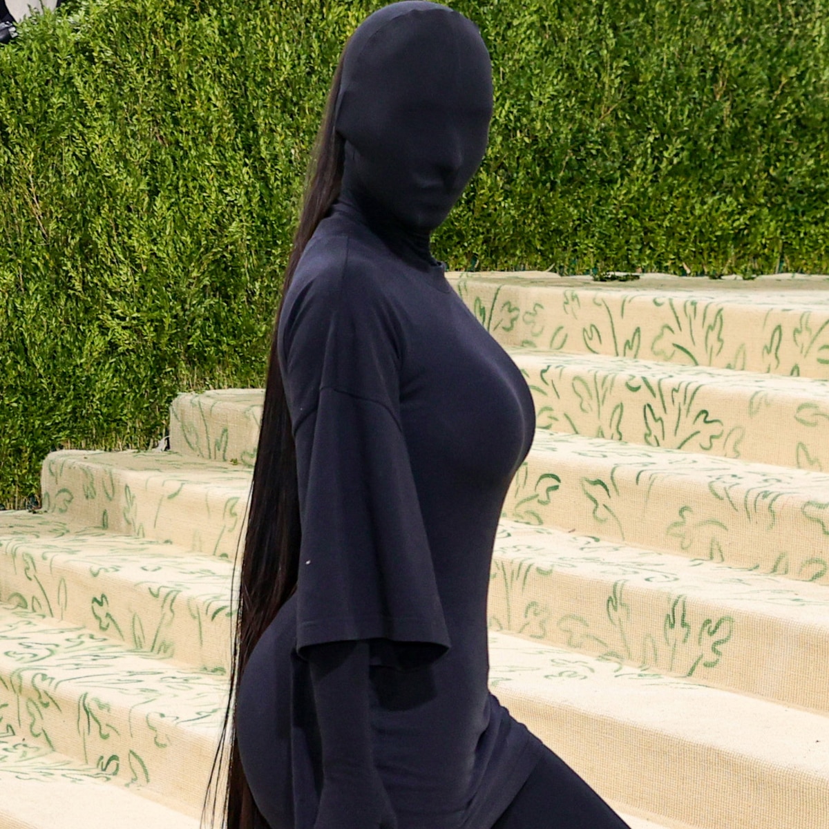 kim kardashian faceless look