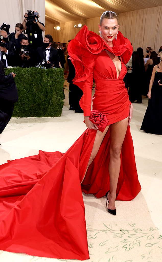 rs_634x1024-210913163341-634-Met-Gala-2021-Karlie-Kloss.jpg?fit=around%7C634:1024.5309278350517&output-quality=90&crop=634:1024.5309278350517;center,top