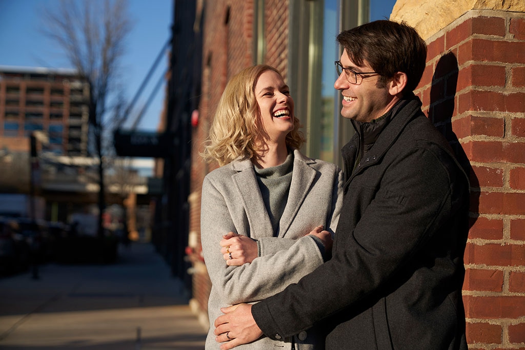 Sıradan Joe, James Wolk, Elizabeth Lail, Natalie Martinez