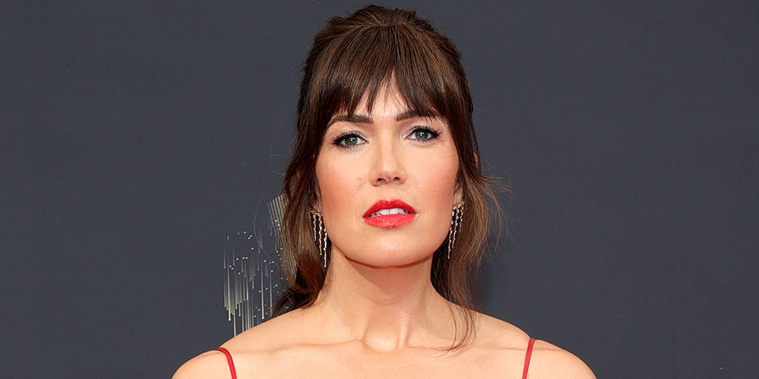 See Naked Mandy Moore Eat Pizza In Her Pantry After The 2021 Emmys E Online See Naked Mandy Moore Eat Pizza In Her Pantry After The 2021 Emmys E Online