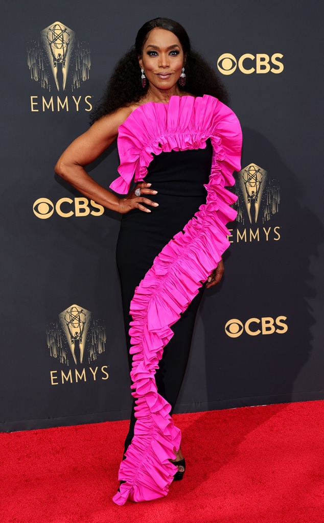 Angela Bassett Brings Wow Factor to 2021 Emmys With Electrifying Look - E! Online