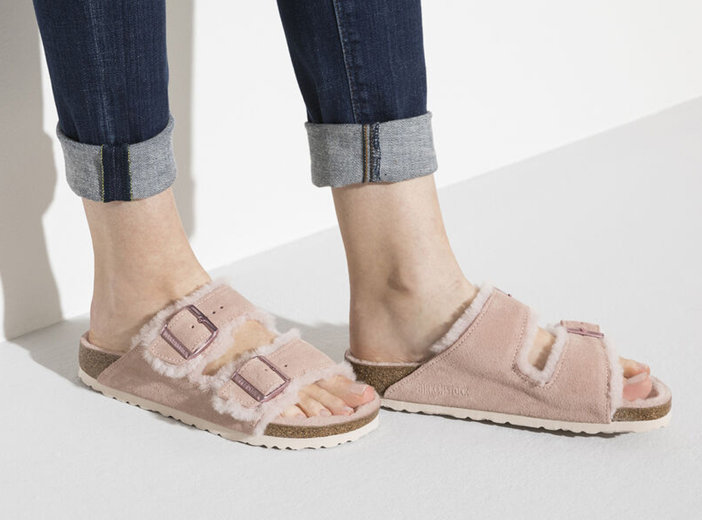 contant geld kalligrafie Varken Where to Find the Sold-Out Shearling Birkenstocks Right Now - E! Online