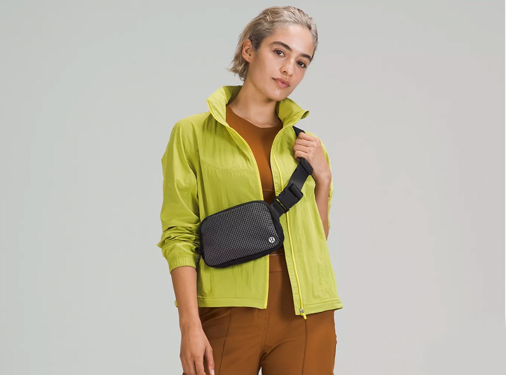 E-Comm: Lululemon Belt Bag
