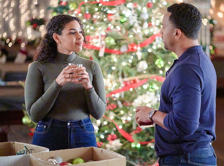 Photos From Hallmark Channel S Countdown To Christmas 2021 Schedule Is Here E Online Christmas In Harmony Air Date 2021