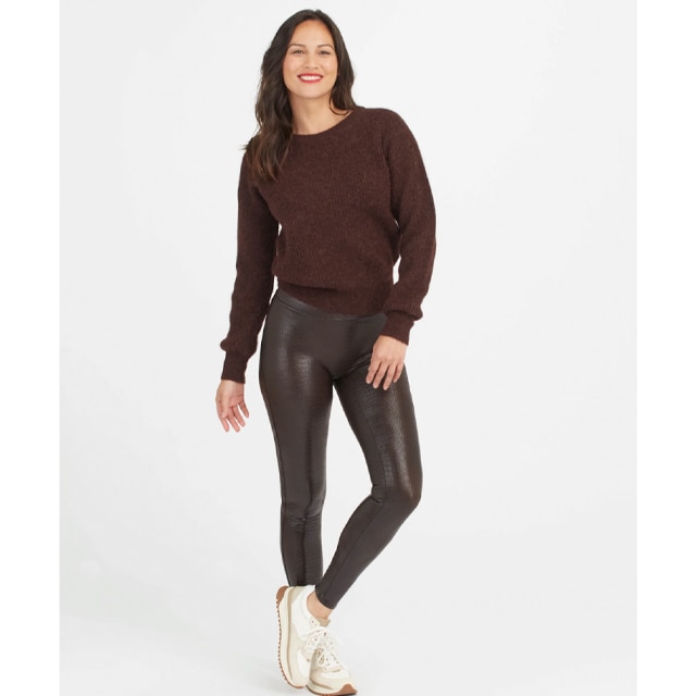 Dark Brown Leggings Spring Outfits (2 ideas & outfits) | Lookastic