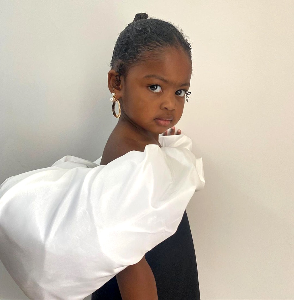 Gabrielle Union Dwyane Wade S Daughter Channels Adele For Halloween E Online
