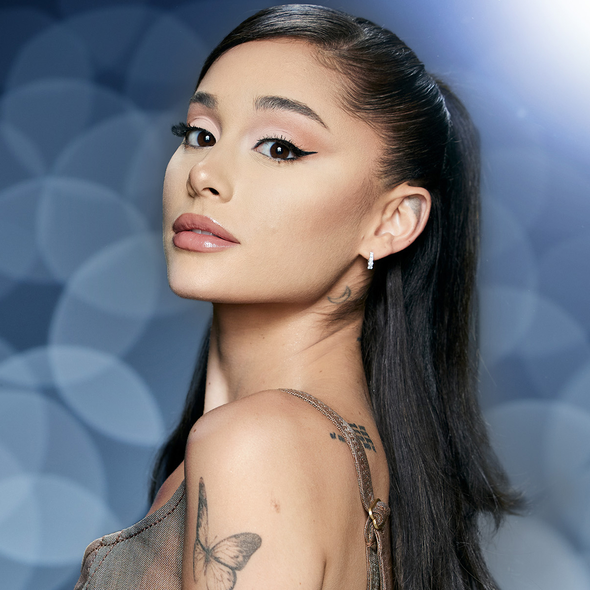 Livlig Modernisering Tilbagebetale Ariana Grande's Winged Eyeliner Technique Is So Relatable - E! Online