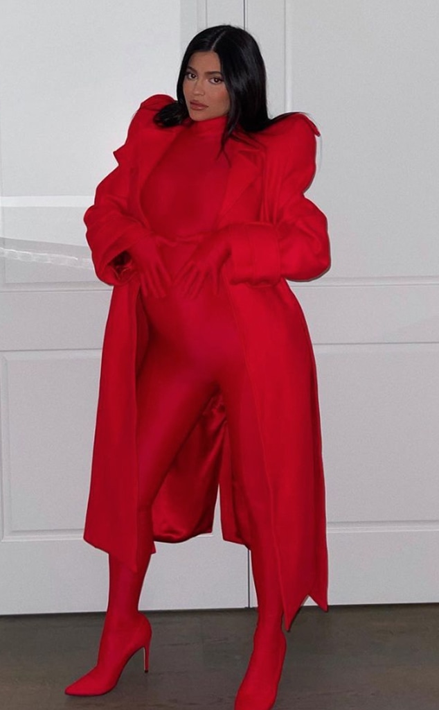 Kylie Jenner Sizzles In Her Most Sultry Baby Bump Pic Yet Kylie Jenner Sizzles In Her Most Sultry Baby Bump Pic Yet