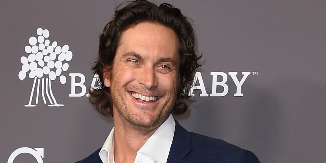 Here’s How Oliver Hudson’s Wife & Family Feel About His Love of Naked Instagram Pics - E! Online.jpg