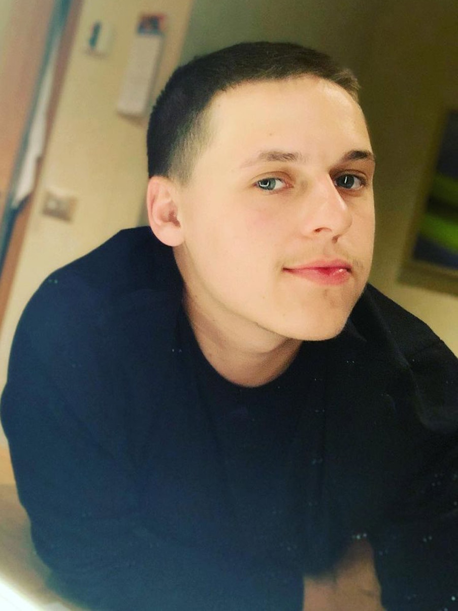 One Tree Hill Fans: Nathan and Haley's Son Just Turned 21 IRL - E! Online