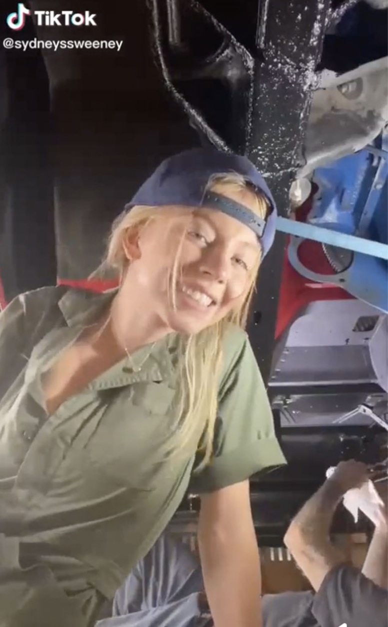 Sydney Sweeney, Car, Garage