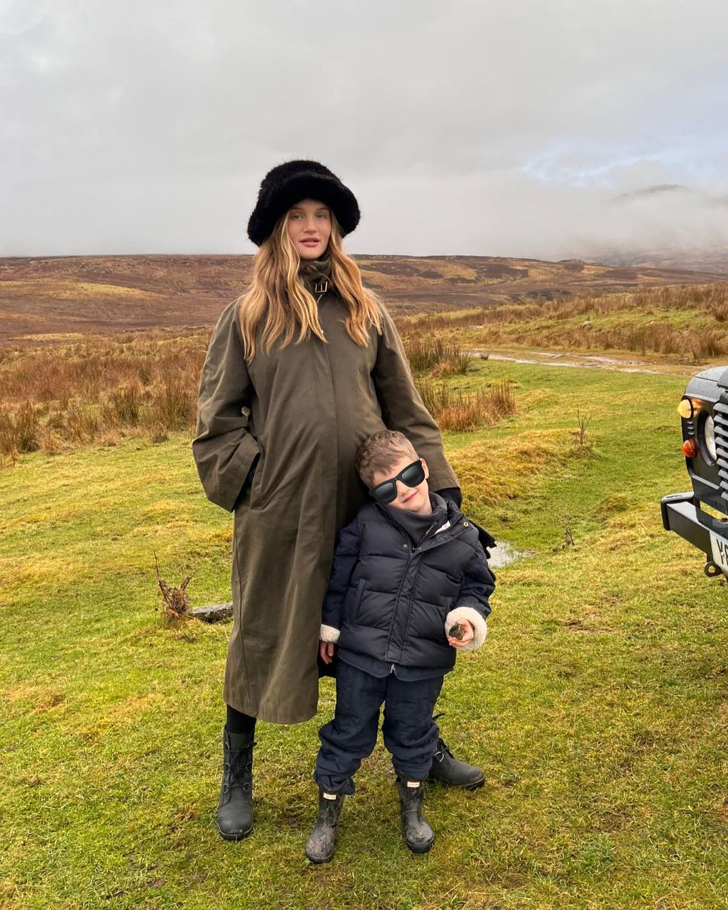 Pregnant Rosie Huntington-Whiteley Shares Rare Photos of Her and Jason Statham’s Son – E! Online