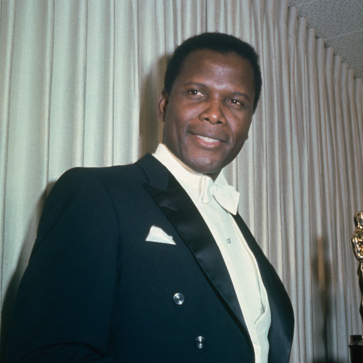 Sidney Poitier dead: Actor who made Hollywood history was 94 - Los