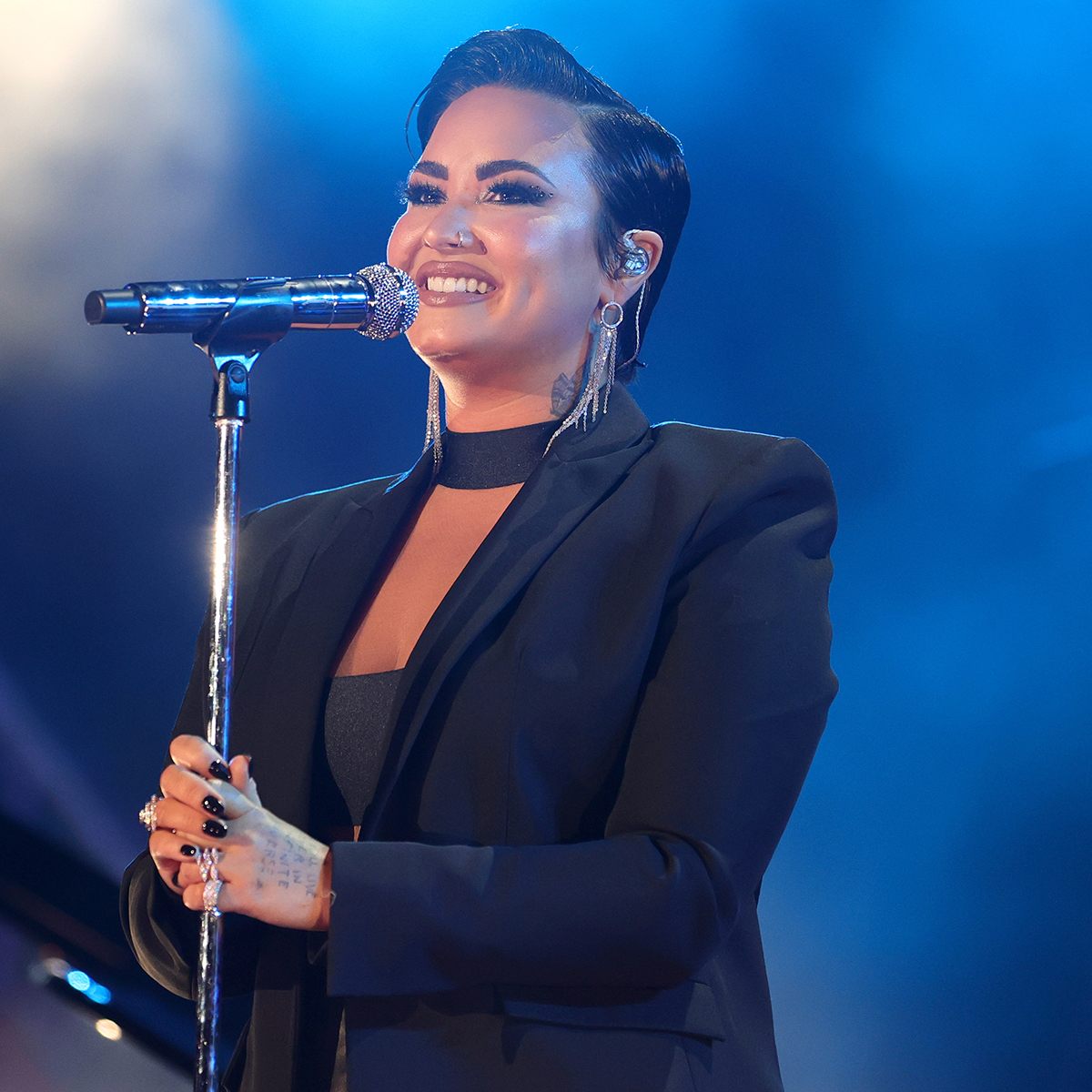 Demi Lovato Debuts Head Tattoo After Completing More Treatment Amid Sobriety Journey – E! Online