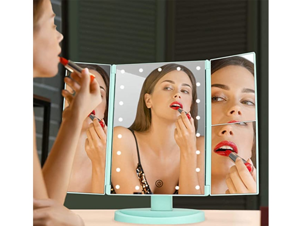 This LED Mirror With Three Magnifications Has 15 900 5 Star Reviews