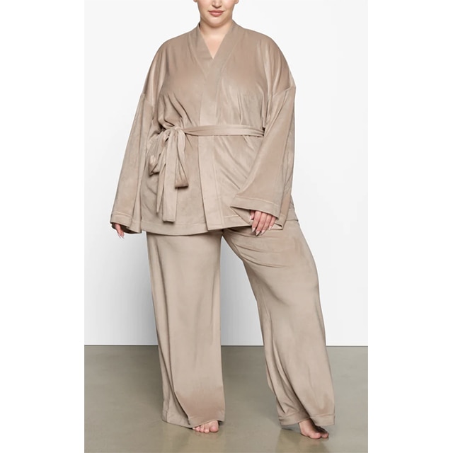 SKIMS on X: The loungewear styles your wardrobe needs: SKIMS Velour. Shop  now while supplies last and enjoy free shipping on domestic orders over  $75. Shop Velour:   / X