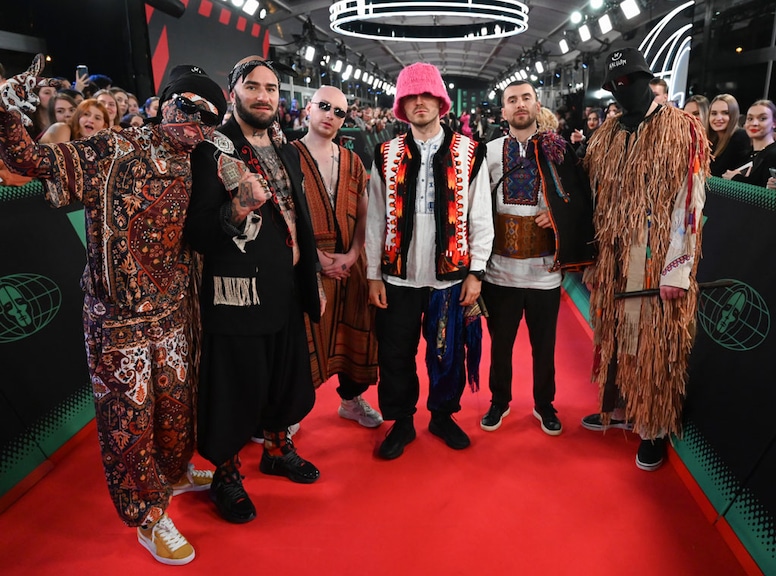 Photos from 2022 MTV EMAs: Star Sightings - E! Online