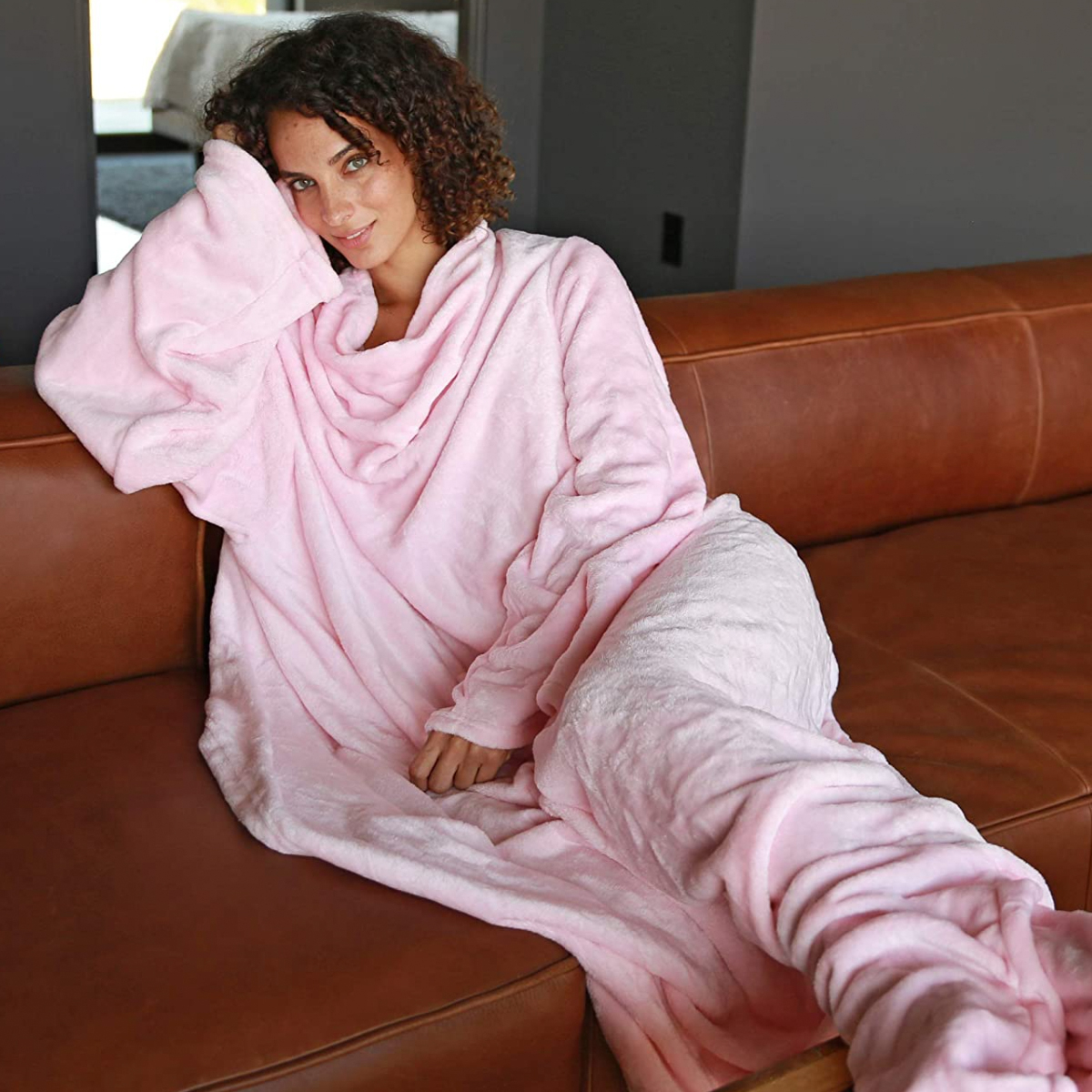 This Wearable Blanket With 9,400+ 5-Star Reviews Comes in 20 Colors