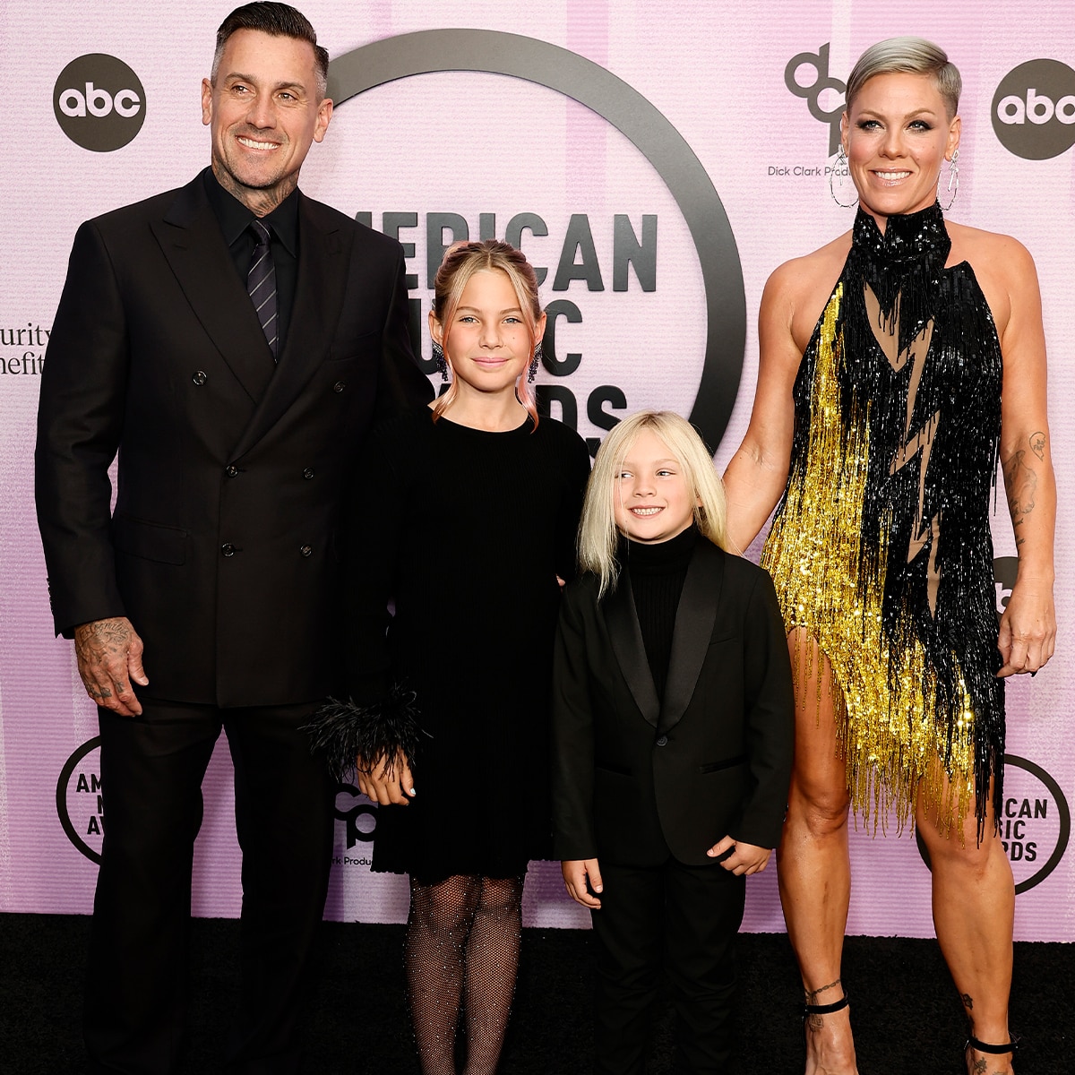 Carey Hart, Willow Hart, Jameson Hart, Pink, 2022 American Music Awards, Arrivals