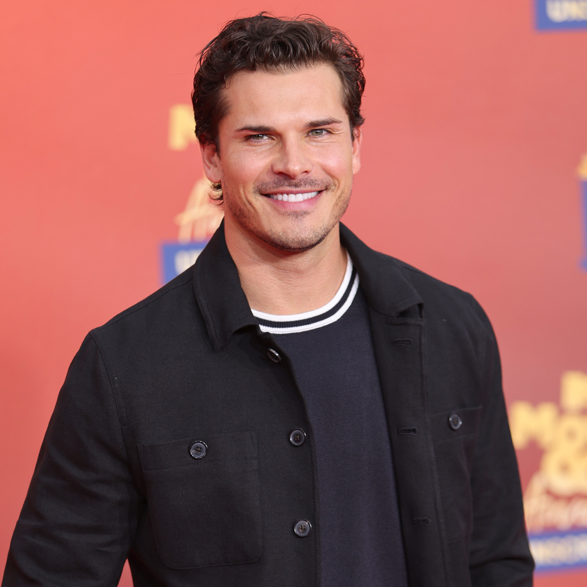 See Gleb Savchenko Perform in Drag With Shangela on DWTS Final