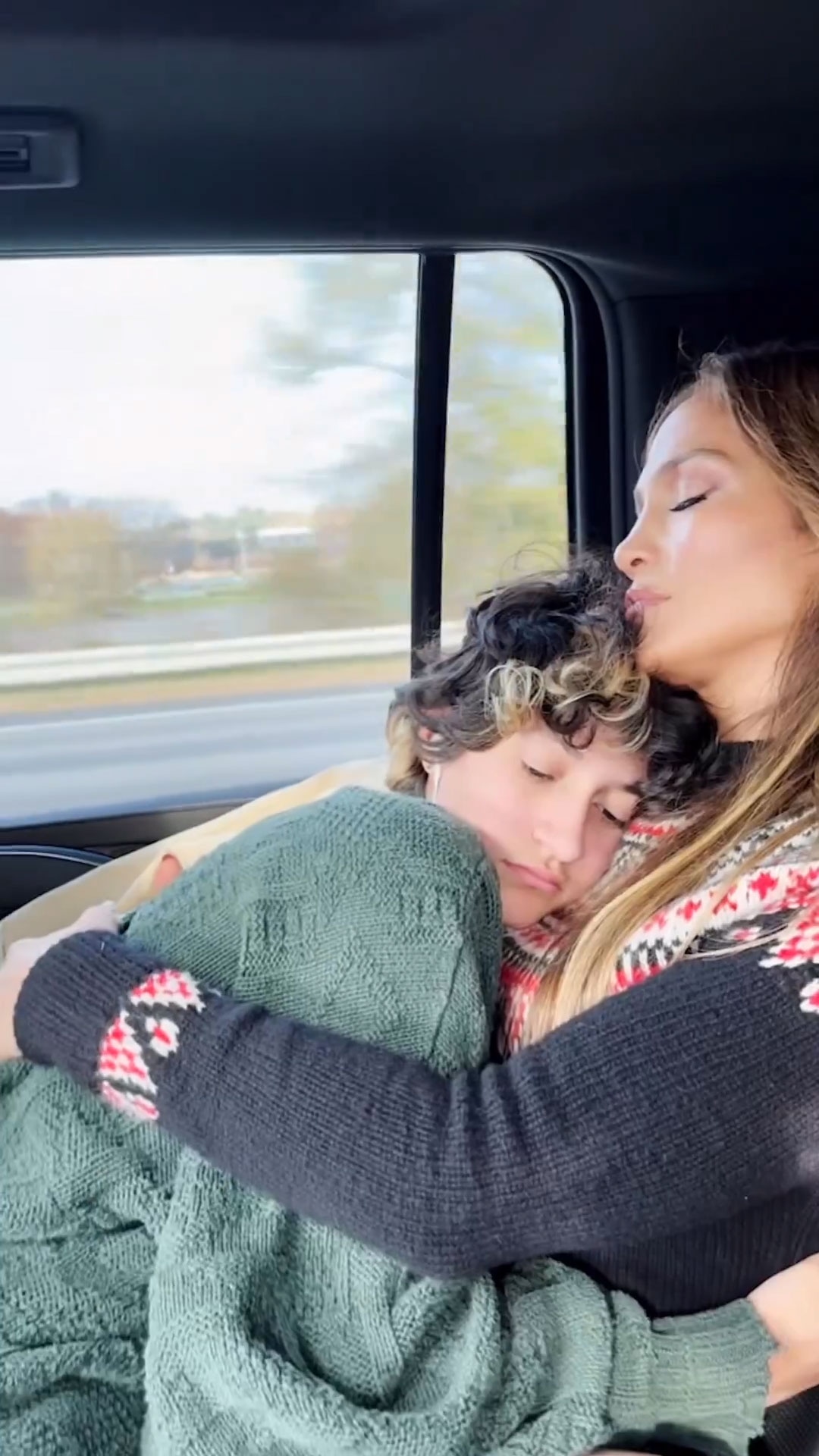 Jennifer Lopez, Emme Muniz, Thanksgiving 2022, Instagram