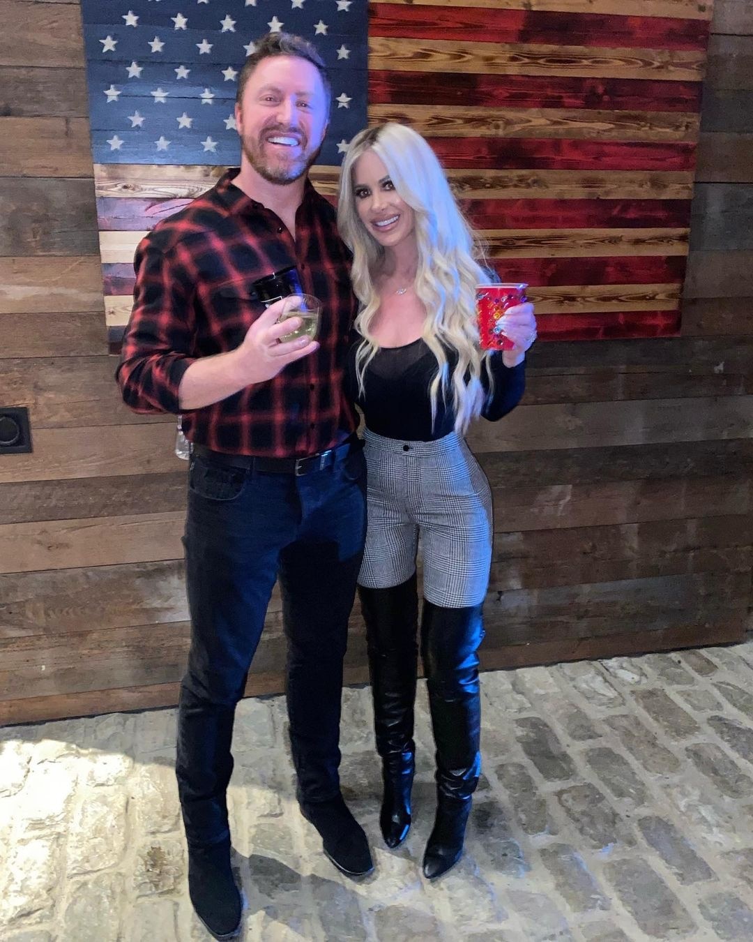 “Vụ án rổ F--king” Kim Zolciak suy sụp sau cuộc chia tay Kroy Biermann