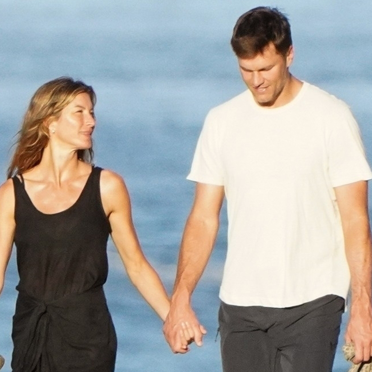 Gisele Bündchen Daily ⭐️ on X: Tom Brady shares sweet photos of his kids  burying him in the sand on Costa Rican vacation    / X