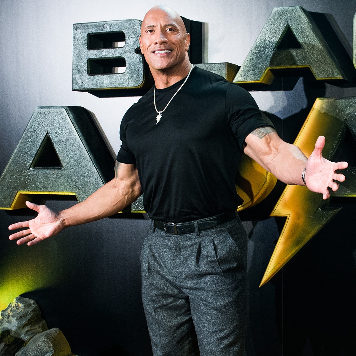 Dwayne 'The Rock' Johnson in the ring, pulling a very tense pose. :  r/photoshopbattles
