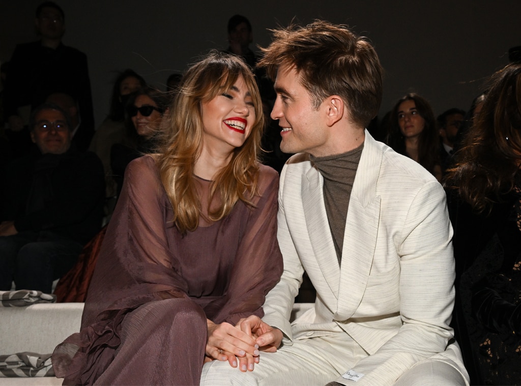 Robert Pattinson e Suki Waterhouse fazem rara aparição conjunta