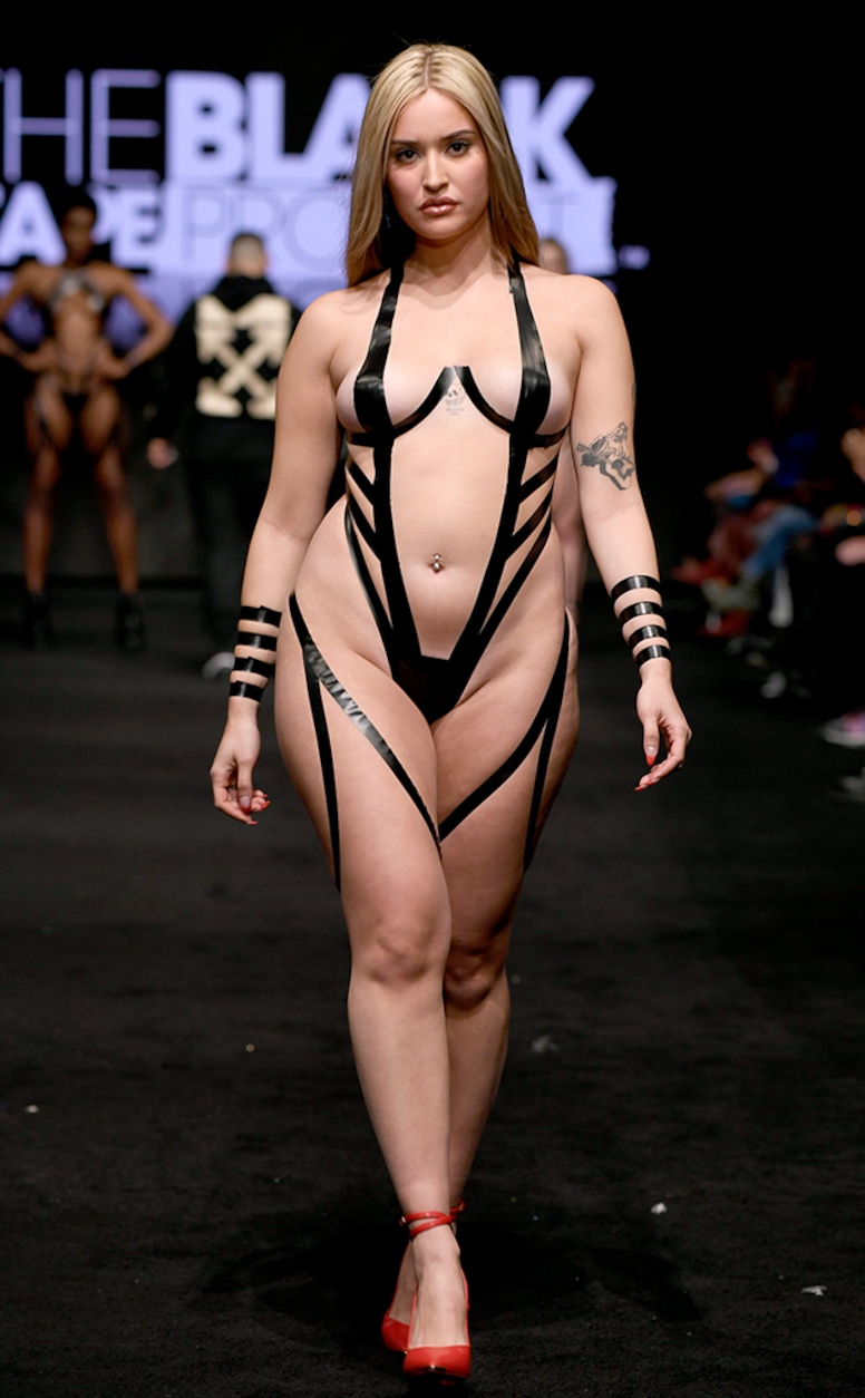 Photos From Best Looks At Fashion Week Fall Winter 22 Page 3 E Online Photos From Best Looks At Fashion Week Fall Winter 22 Page 3 E Online