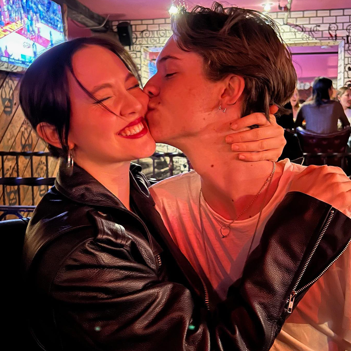 Meet Kate Hudson's multitalented teenage son, Ryder Robinson: the 18 year  old just celebrated his one-year anniversary with girlfriend Iris Apatow,  and wants to be a rock star like his dad Chris