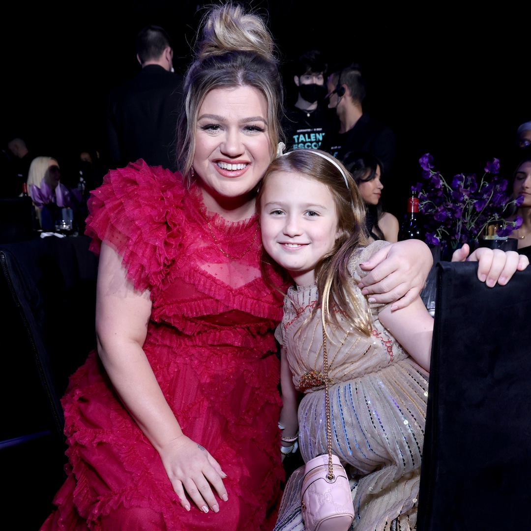 Kelly Clarkson and Daughter River Rose Win for Cutest Date Night at 2022 People’s Choice Awards – E! Online
