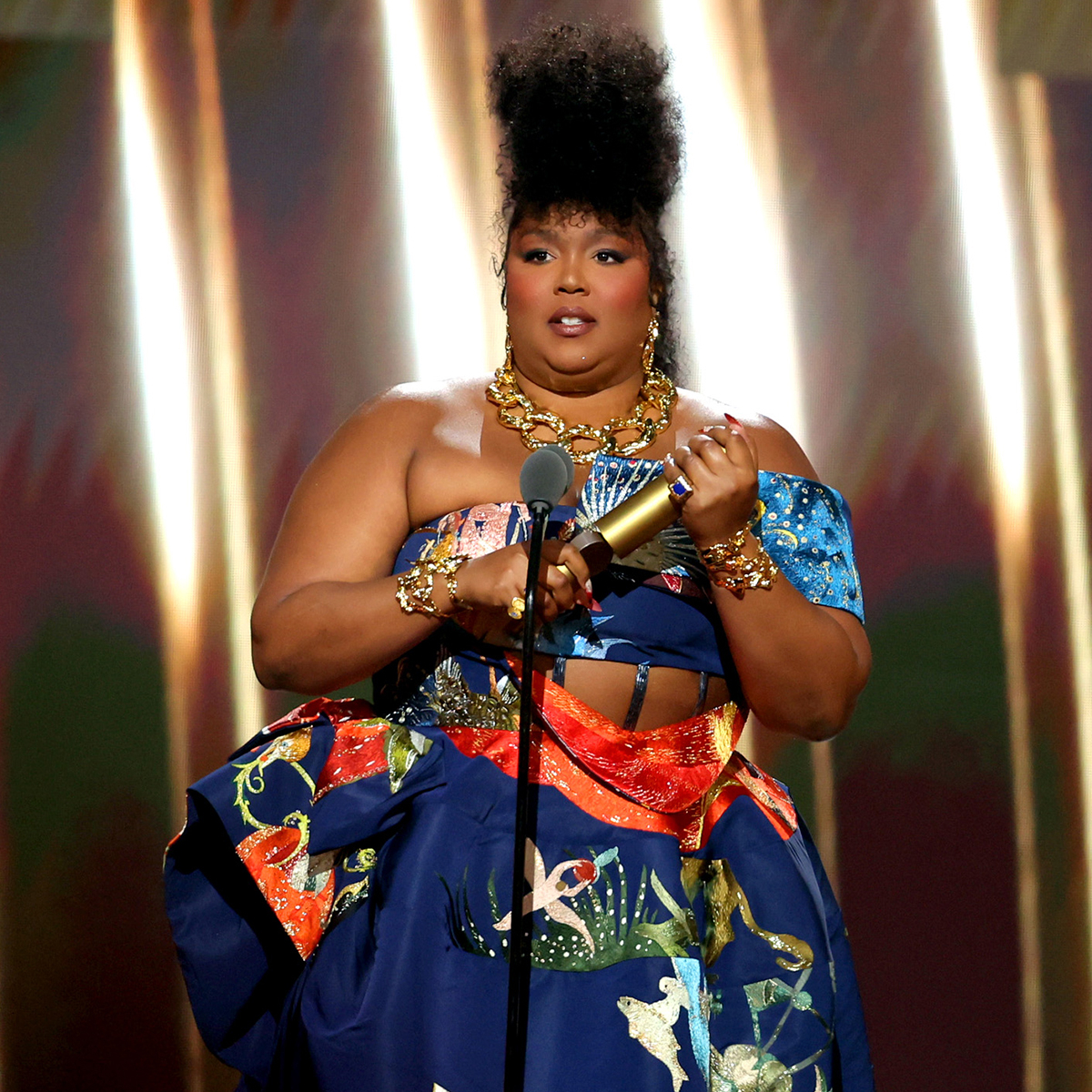 Lizzo’s Bold Style Statement Was Good as Hell at 2022 People’s Choice Awards – E! Online
