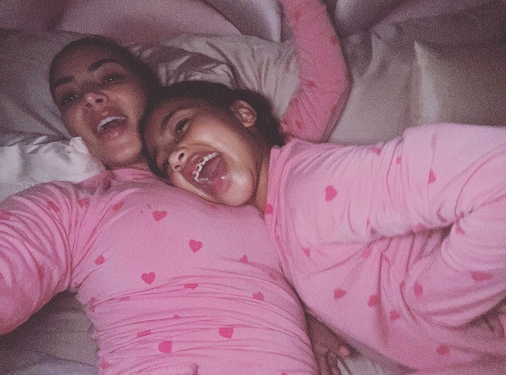 North West ของขวัญ Mom Kim Kardashian พร้อมสร้อยคอเพชรสำหรับวันเกิด