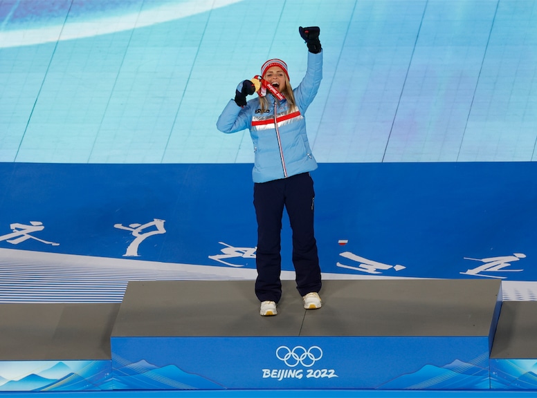 2022 Beijing Winter Olympics, Candids, Therese Johaug, Team Norway, Day 16