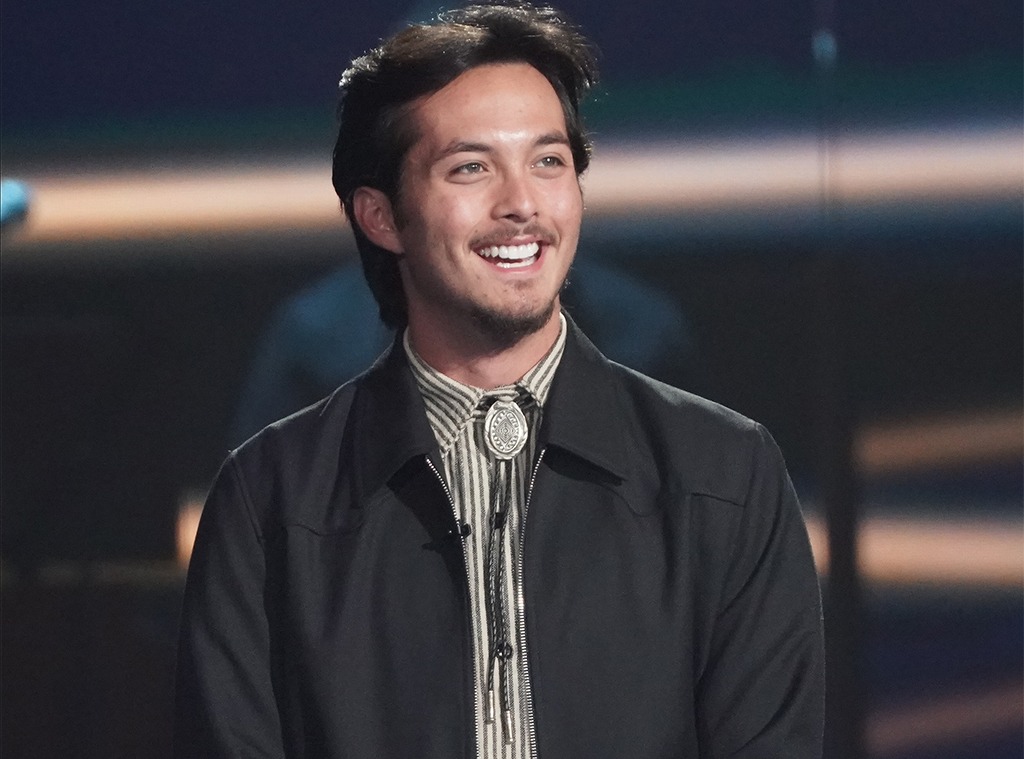 American Idol Crowns Season Winner Find Out Who Won E Online American Idol Crowns Season Winner Find Out Who Won E Online