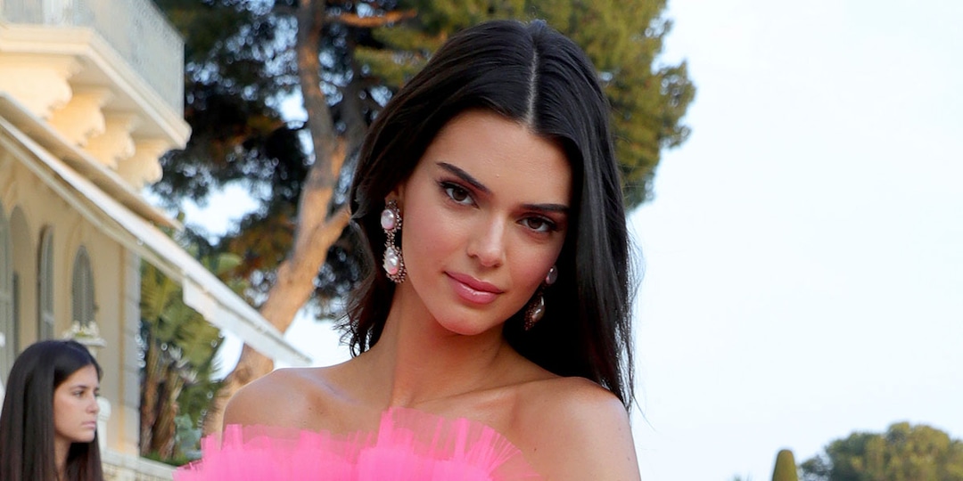 Kendall Jenner Sunbathes Nude in Racy New Photo - E! Online.jpg
