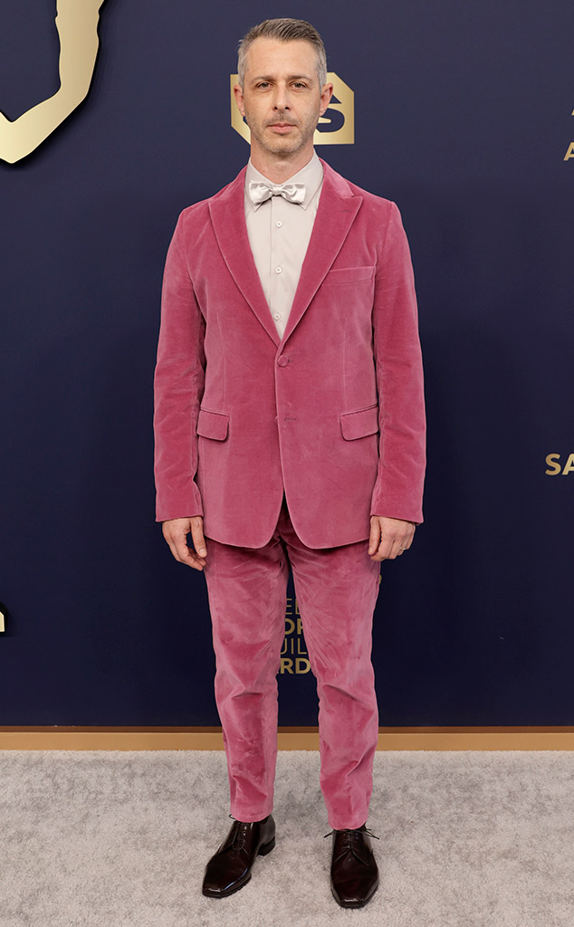 Jeremy Strong, 2022 SAG Awards, 2022 Screen Actors Guild Awards, Red Carpet Fashion
