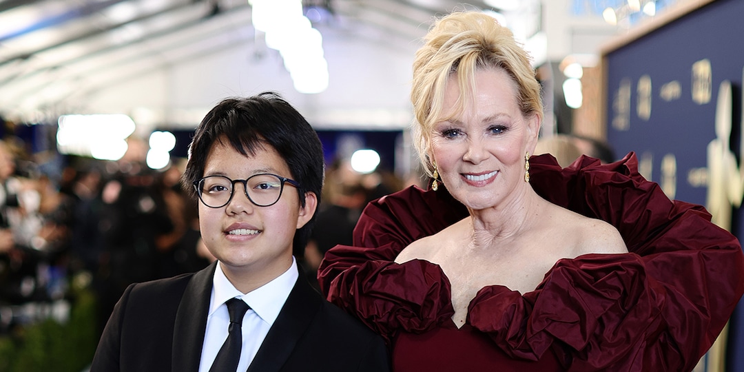 Jean Smart Brings Son Forrest as Her Date to the 2022 SAG Awards