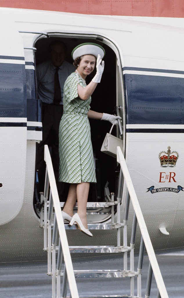 Mbretëresha Elizabeth, Aeroplan, 1977