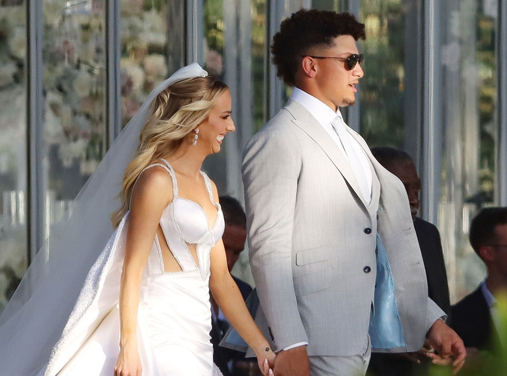 Chiefs QB Patrick Mahomes marries longtime love Brittany Matthews in Hawaii