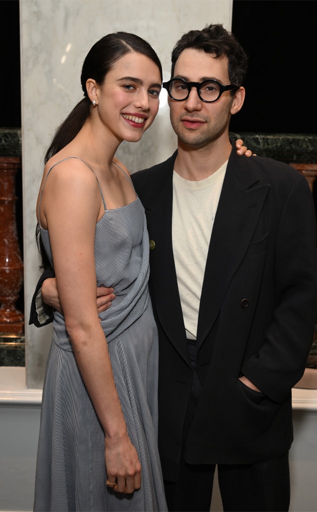 Margaret Qualley explica la mentira de su marido Jack Antonoff a Adam Sandler